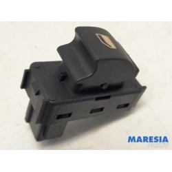 Peugeot - 5008 - Electric window switch