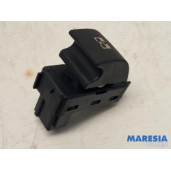 Peugeot - 5008 - Electric window switch