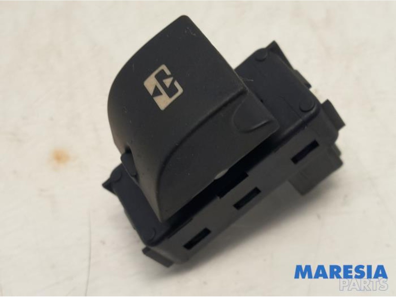 Peugeot - 5008 - Electric window switch