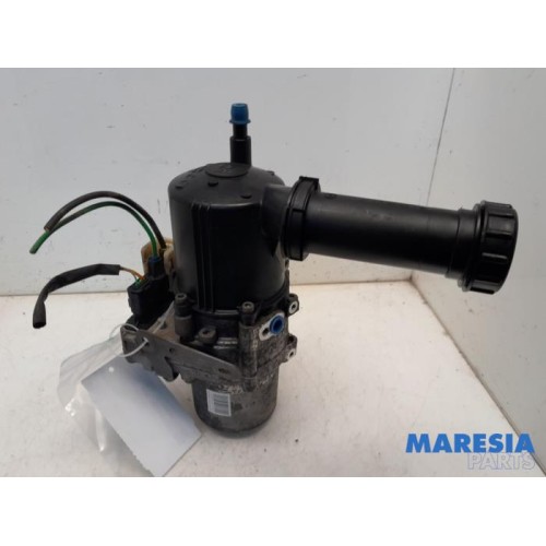 Peugeot - 5008 - Power steering pump