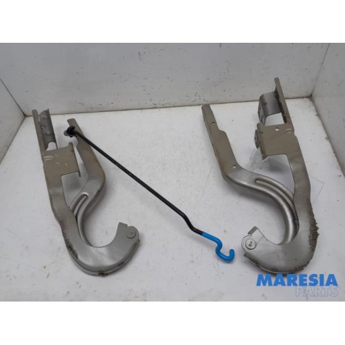 Peugeot - 5008 - Bonnet Hinge