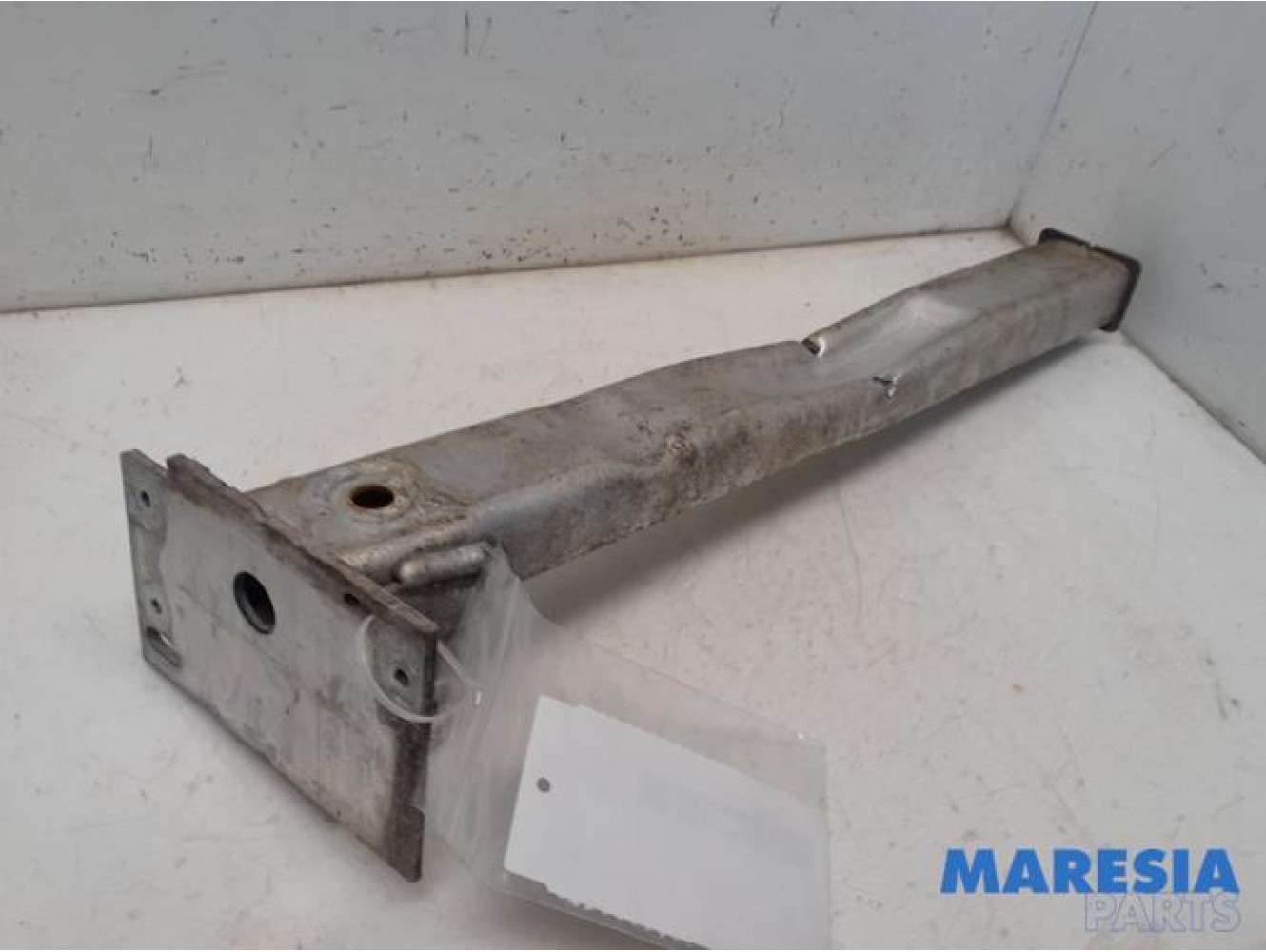 Peugeot - 5008 - Front part support
