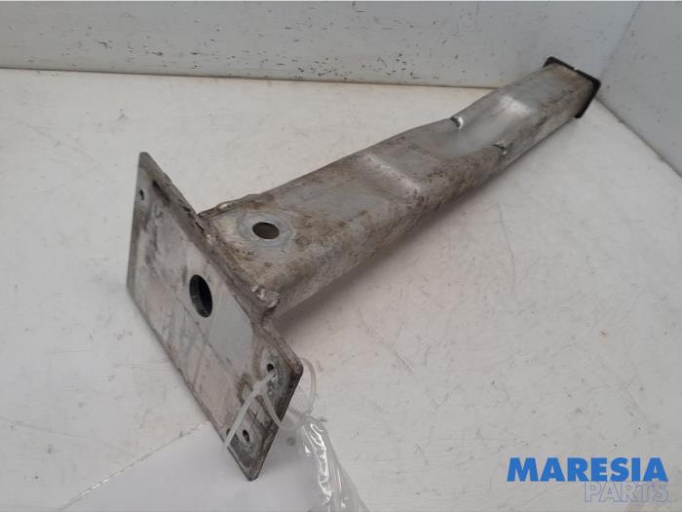 Peugeot - 5008 - Front part support