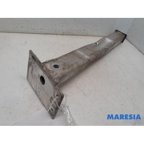 Peugeot - 5008 - Front part support