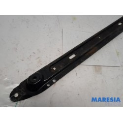 Peugeot - 5008 - Radiator bar