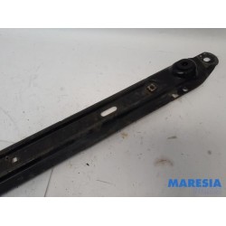 Peugeot - 5008 - Radiator bar