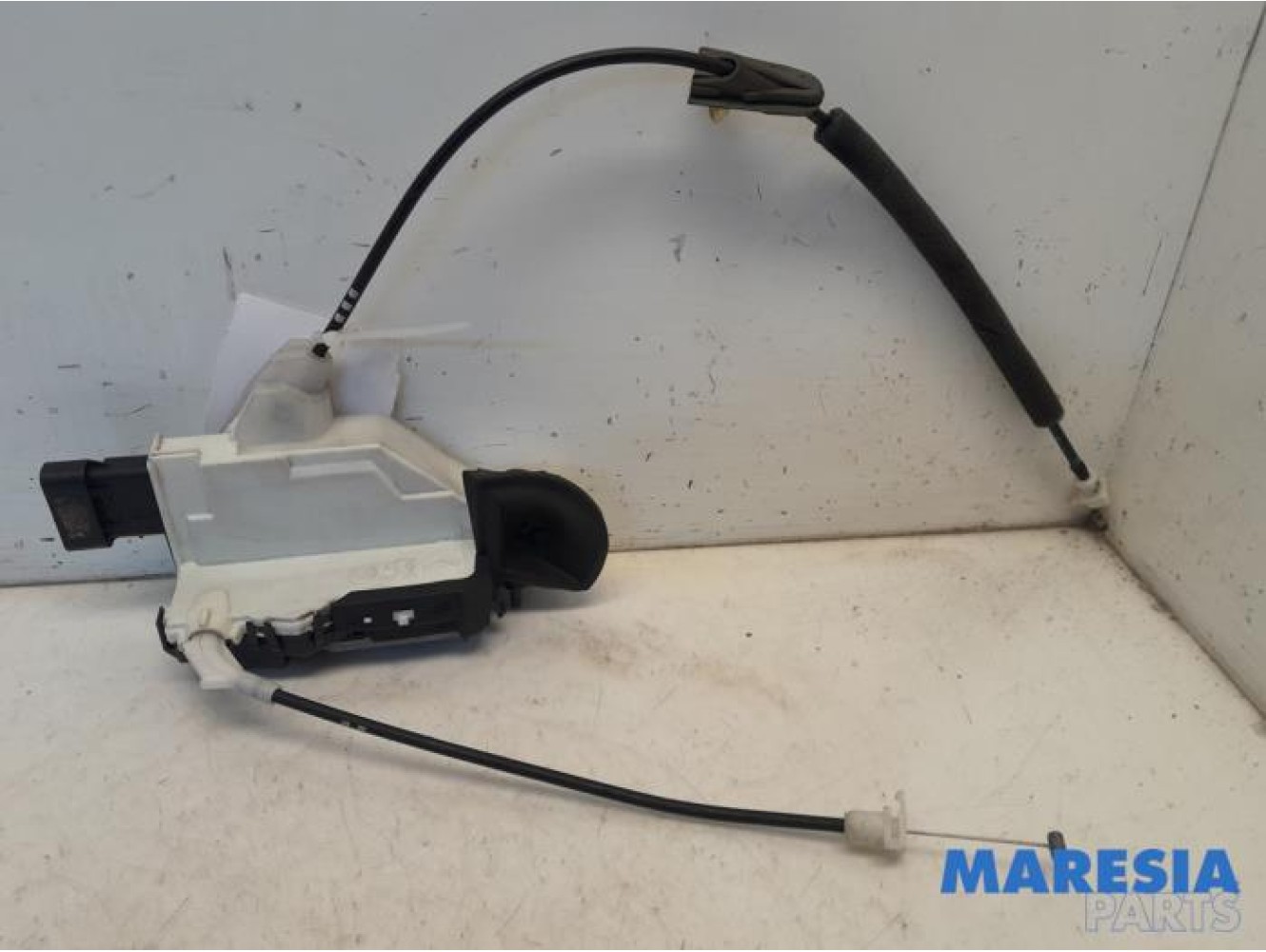 Peugeot - 5008 - Door lock mechanism 4-door, front left