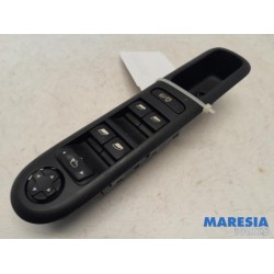 Peugeot - 5008 - Multi-functional window switch