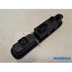 Peugeot - 5008 - Multi-functional window switch
