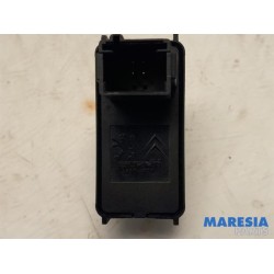 Peugeot - 5008 - Electric window switch