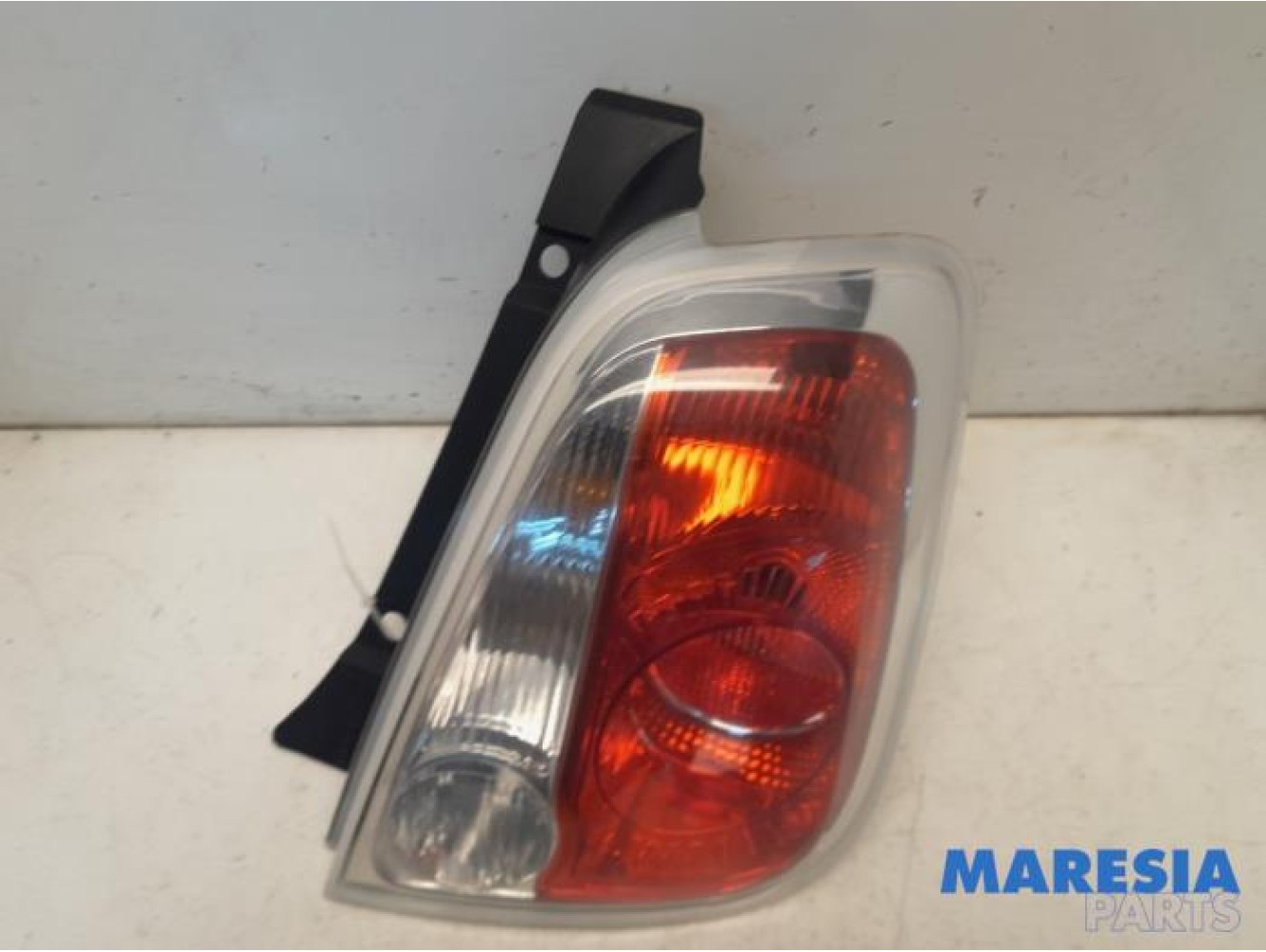 Fiat - 500 - Taillight, right