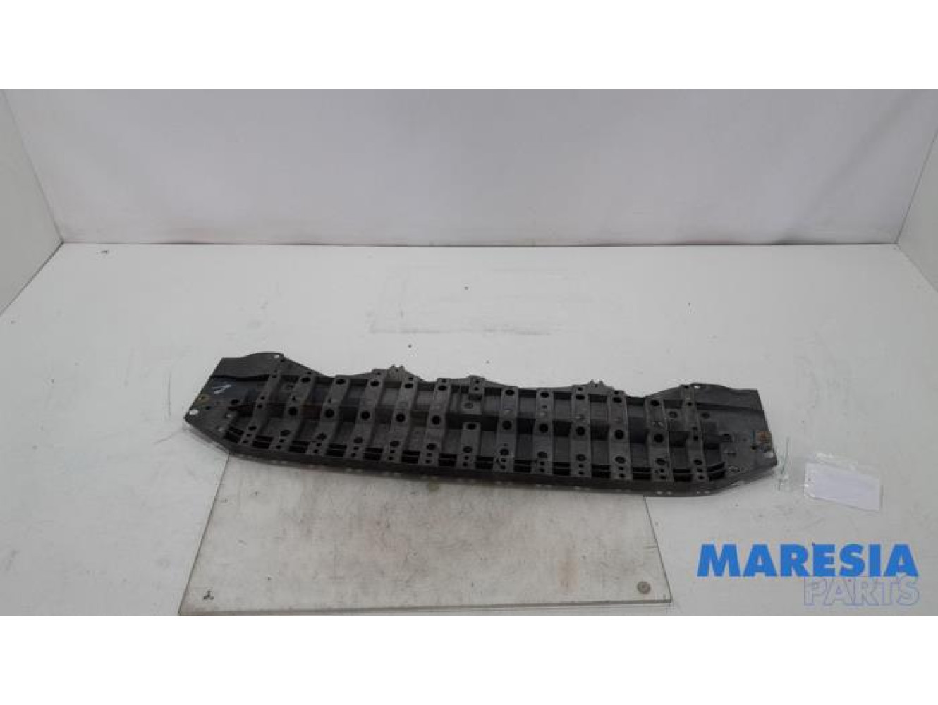 Peugeot - 107 - Front bumper, central component