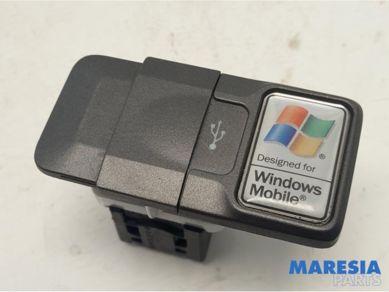 Fiat - 500 - AUX / USB connection