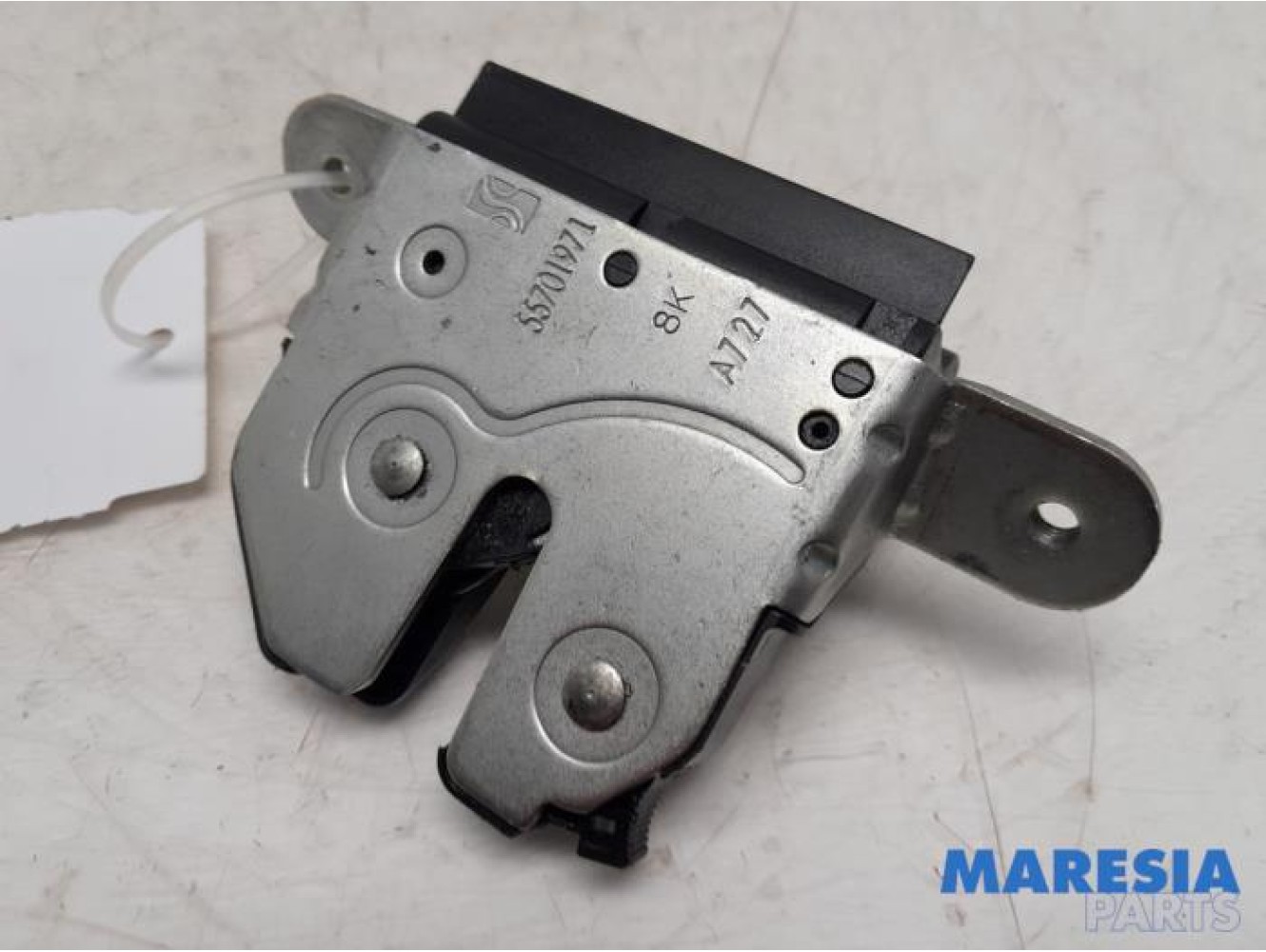 Fiat - 500 - Tailgate lock mechanism