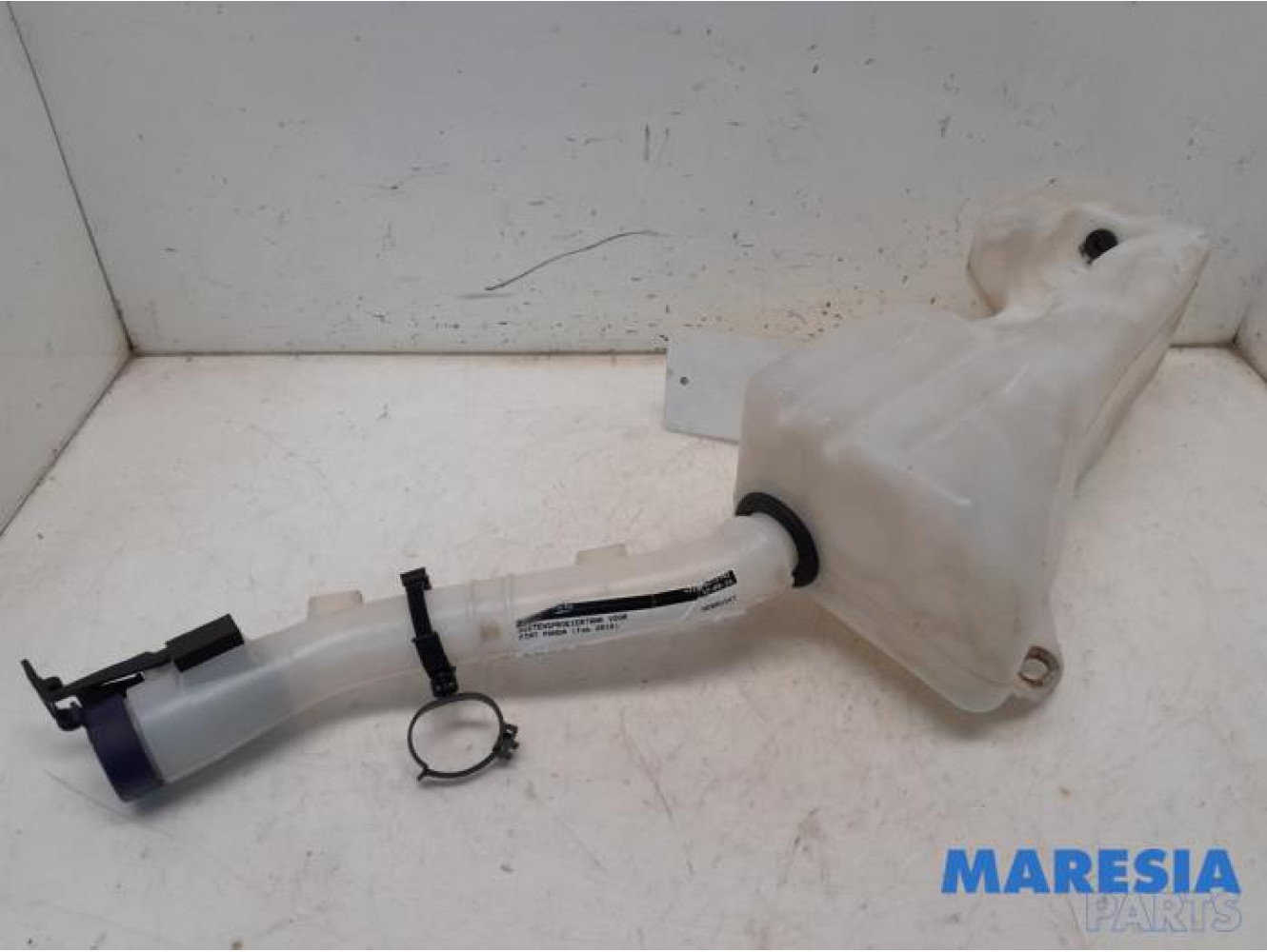 Fiat - Panda - Front windscreen washer reservoir