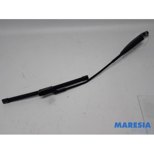 Fiat - Panda - Front wiper arm