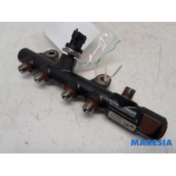 Renault - Clio - Fuel injector nozzle