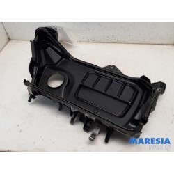 Renault - Trafic - Engine cover