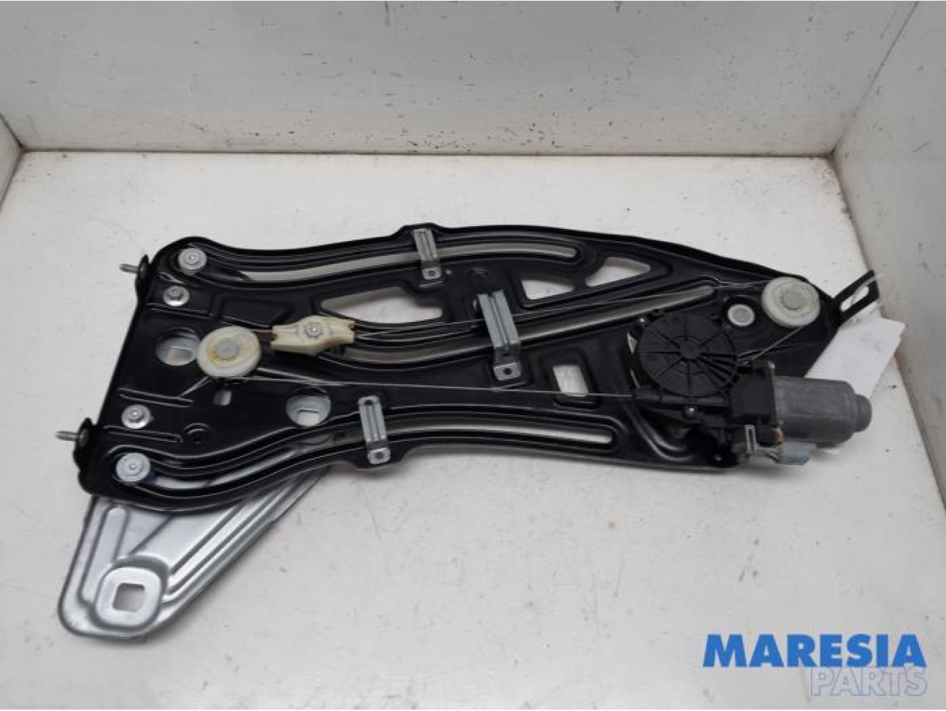 Peugeot - 207 - Rear window mechanism 2-door, right