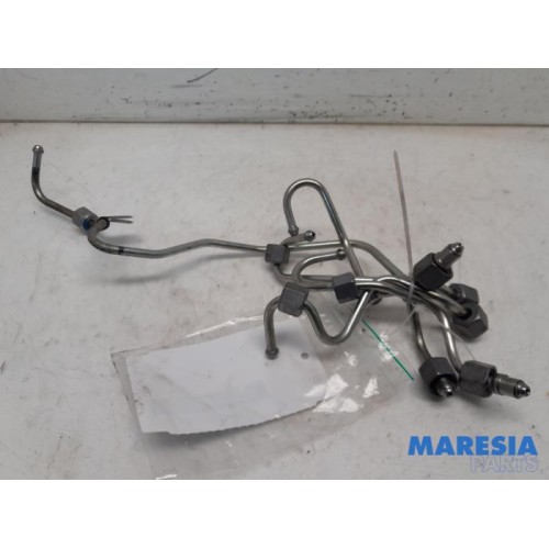 Renault - Trafic - Dieselleiding Set