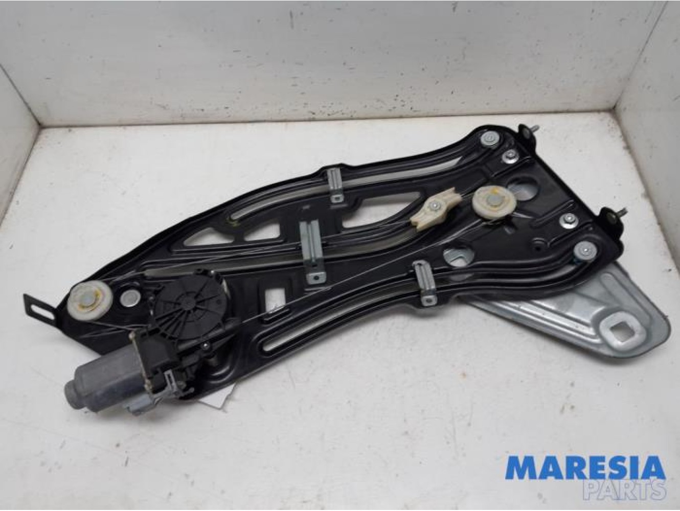 Peugeot - 207 - Rear window mechanism 2-door, left