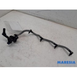 Renault - Trafic - Brandstof retourleiding