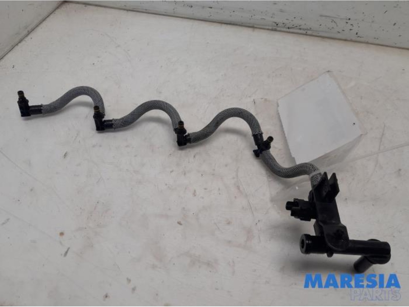 Renault - Trafic - Brandstof retourleiding