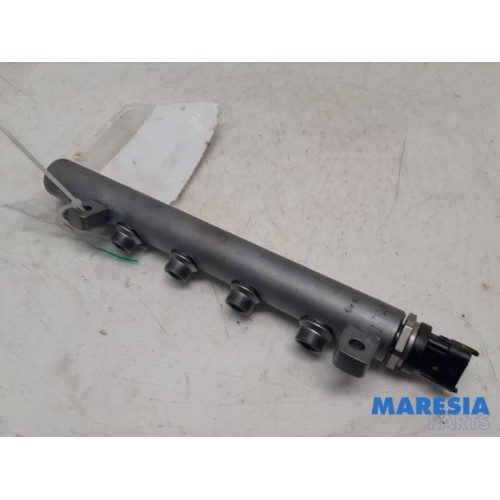 Renault - Trafic - Fuel injector nozzle