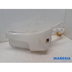 Renault - Clio - Front windscreen washer reservoir