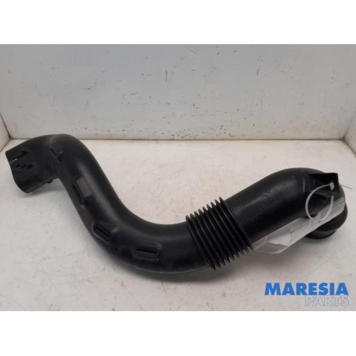 Renault - Clio - Air intake hose
