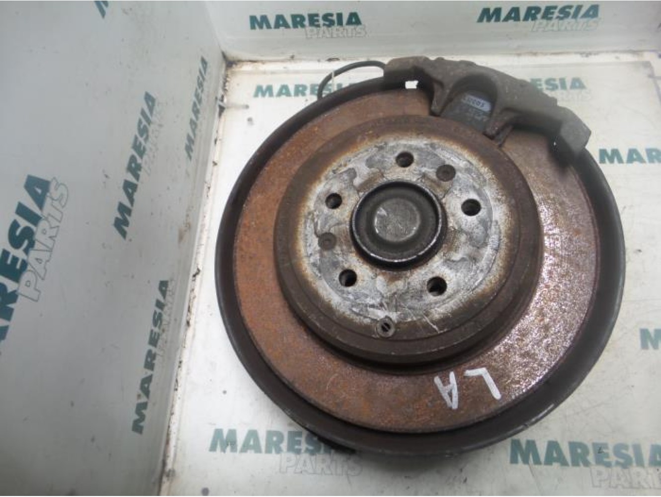 Peugeot - 607 - Fusee links-achter