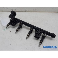 Renault - Scenic - Fuel injector nozzle