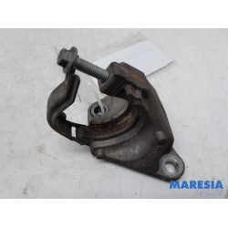 Renault - Scenic - Engine mount