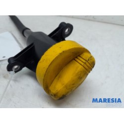 Renault - Scenic - Oil dipstick