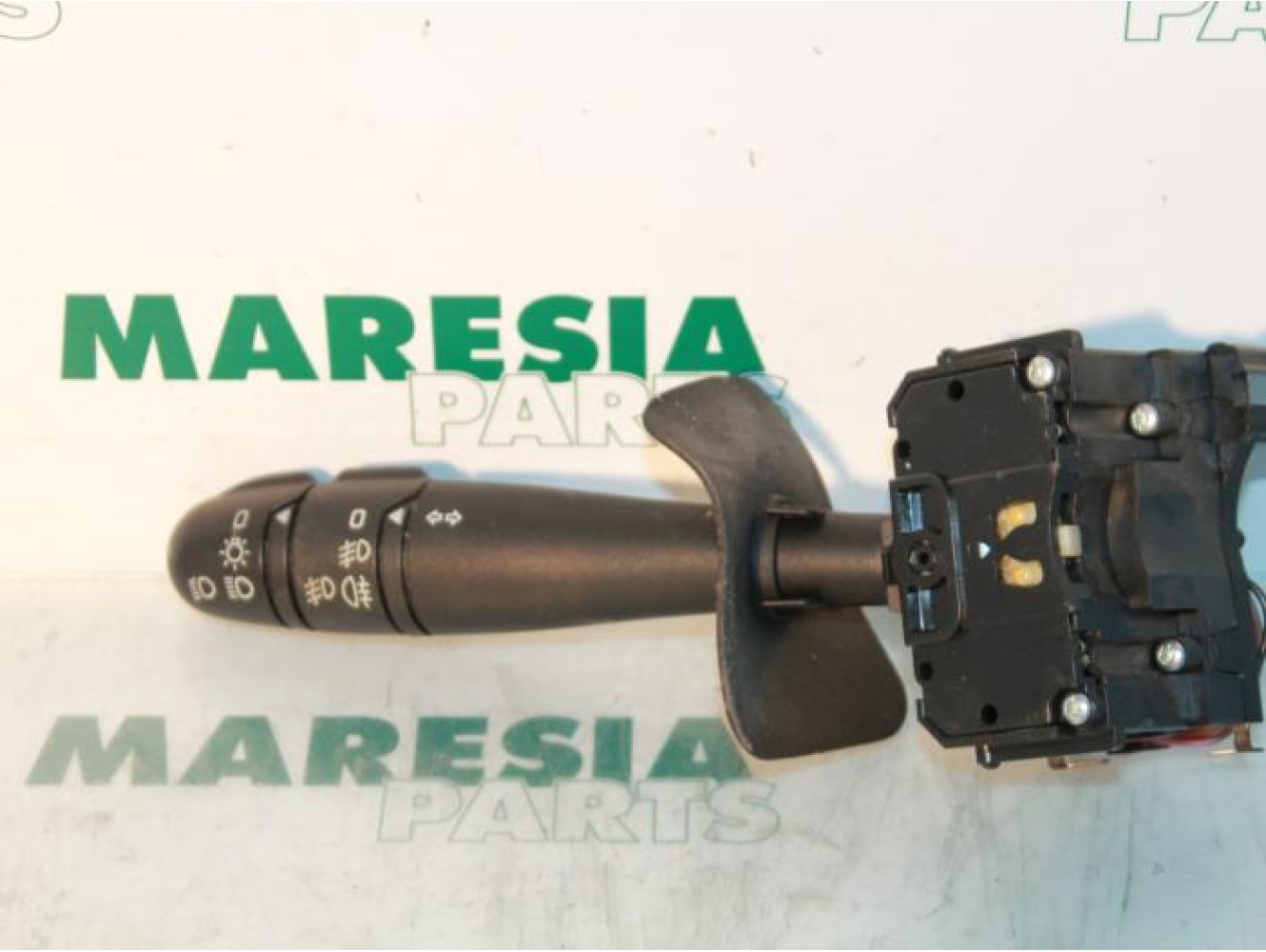 Renault - Megane Scenic - Indicator switch
