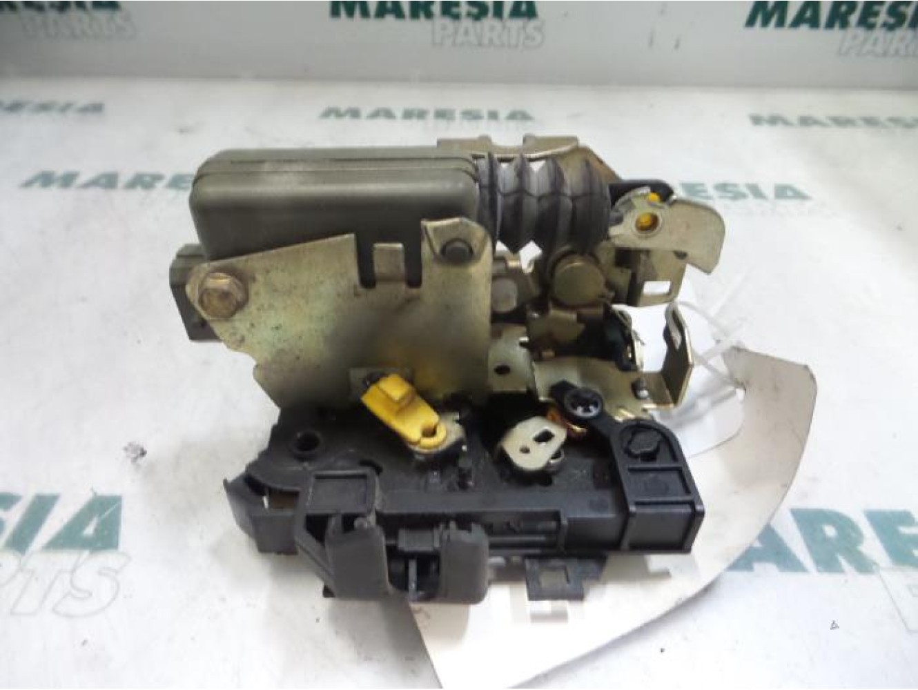 Renault - Clio - Door lock mechanism 2-door, left