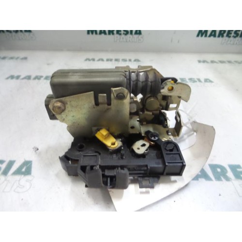 Renault - Clio - Door lock mechanism 2-door, left