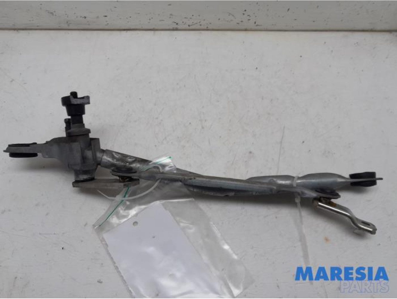 Peugeot - 107 - Wiper mechanism
