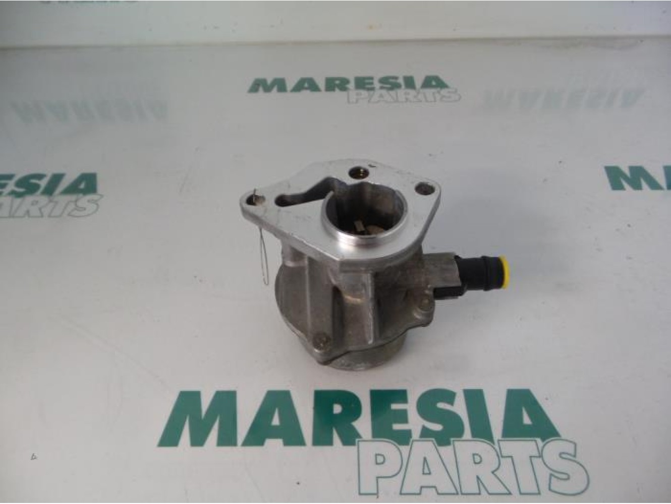 Renault - Clio - Vacuum pump (diesel)