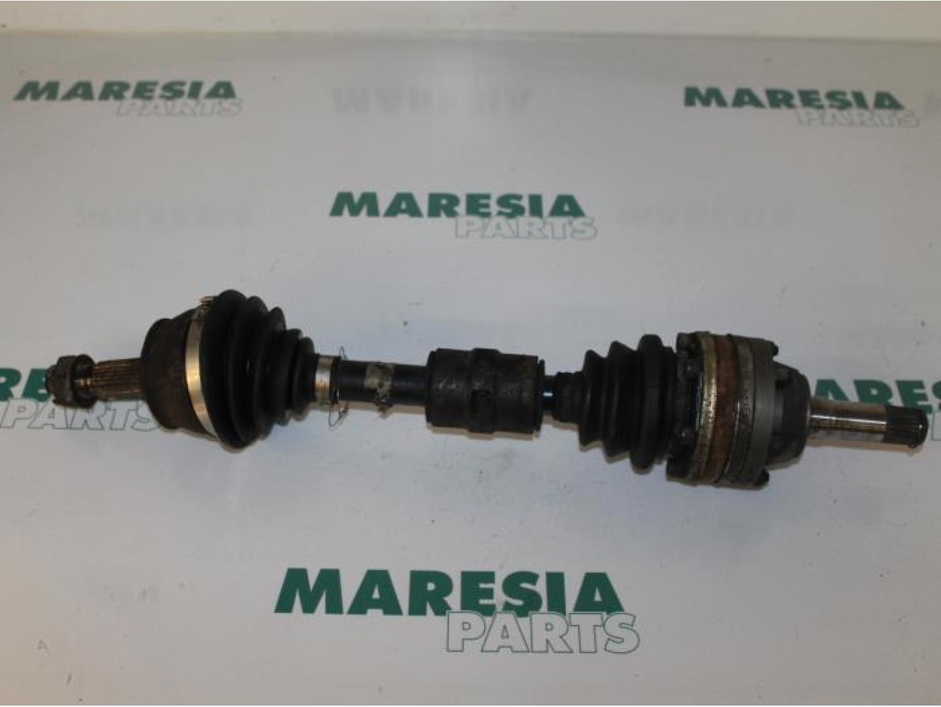 Alfa Romeo - 156 - Aandrijfas links-voor
