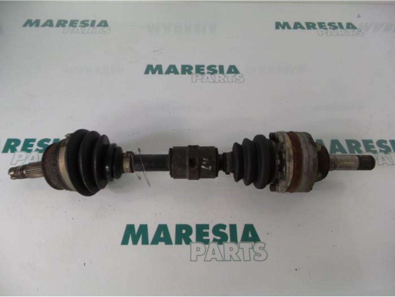 Alfa Romeo - 156 - Aandrijfas links-voor