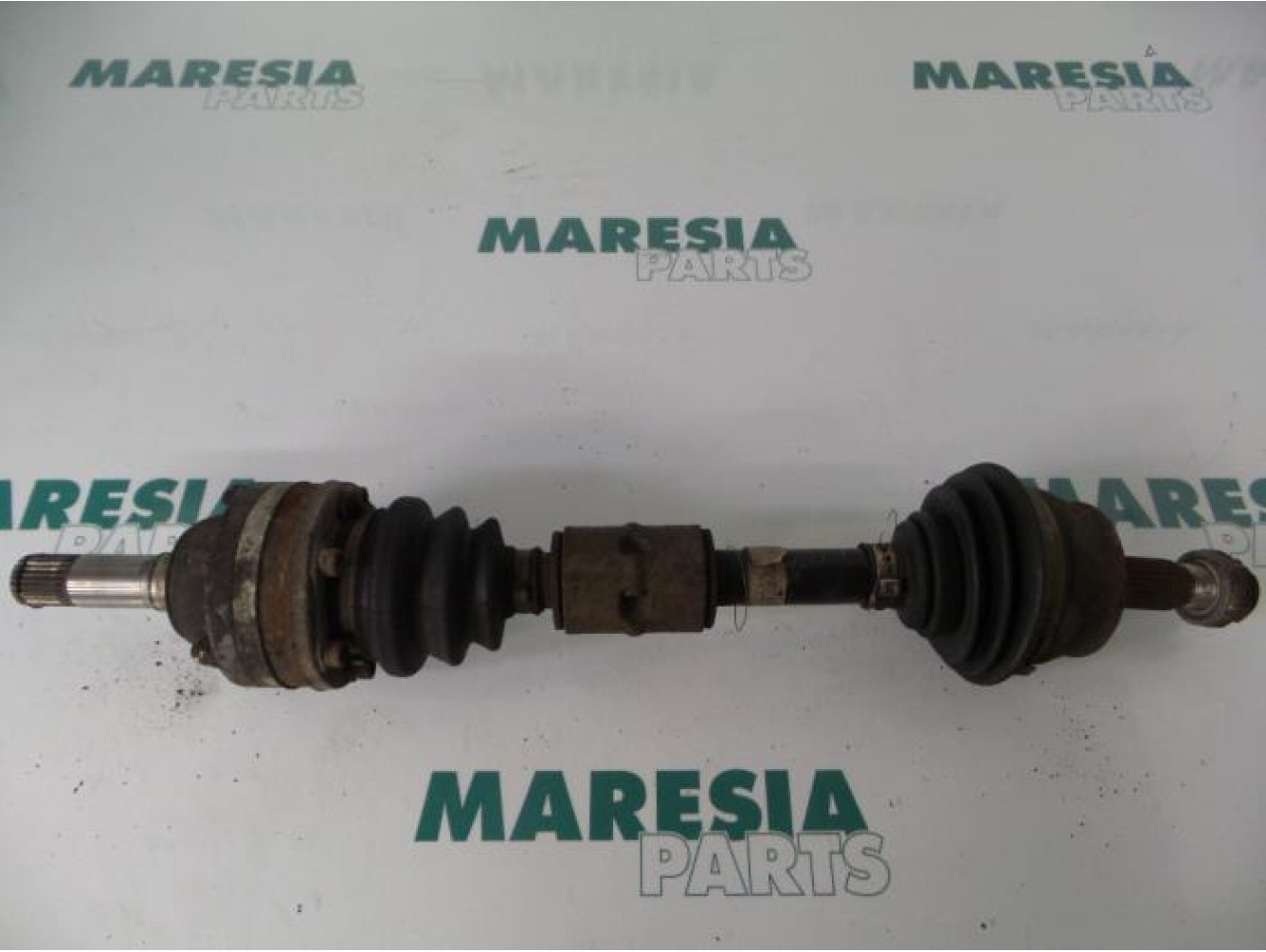 Alfa Romeo - 156 - Aandrijfas links-voor