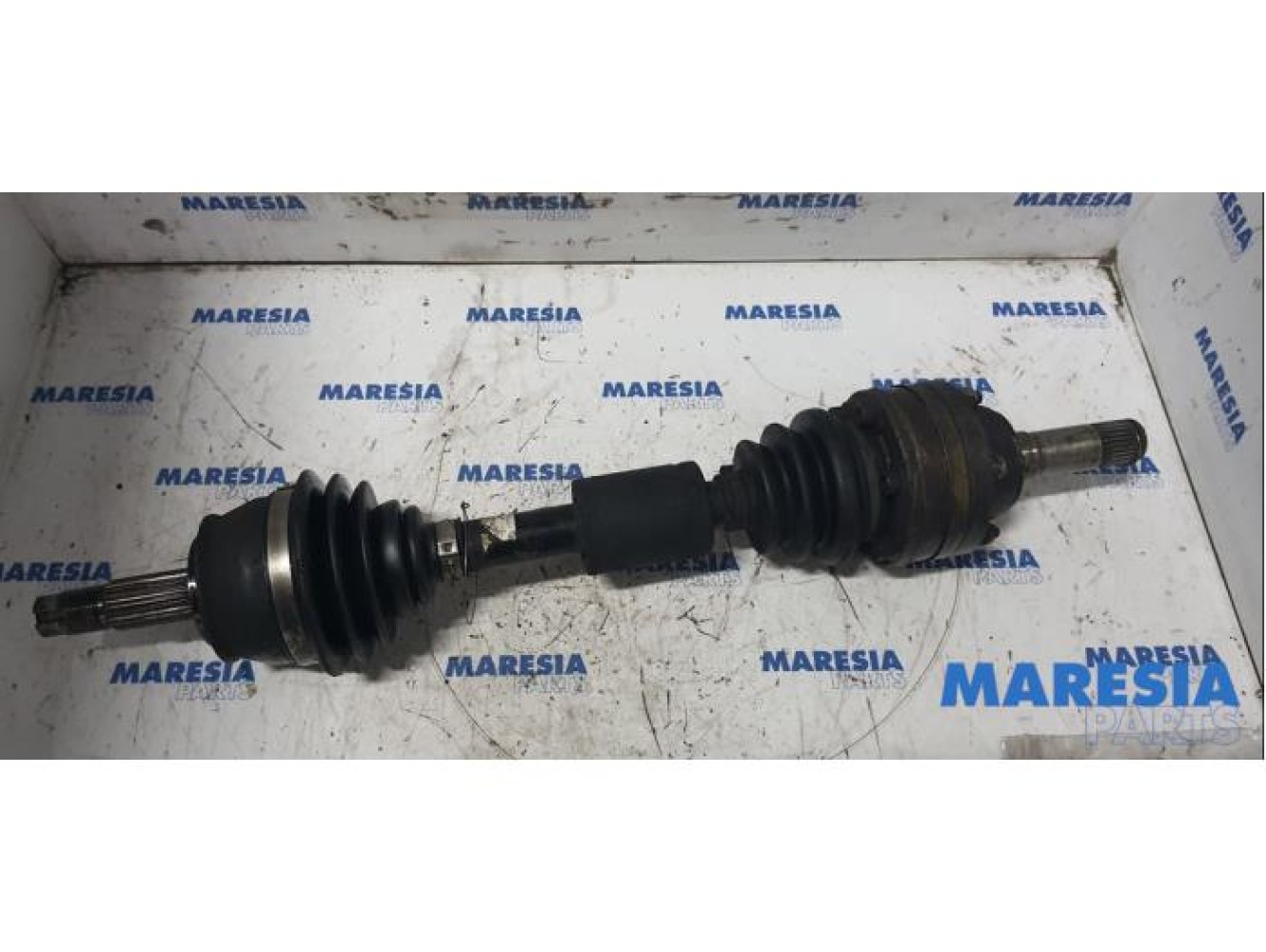 Alfa Romeo - 156 - Aandrijfas links-voor