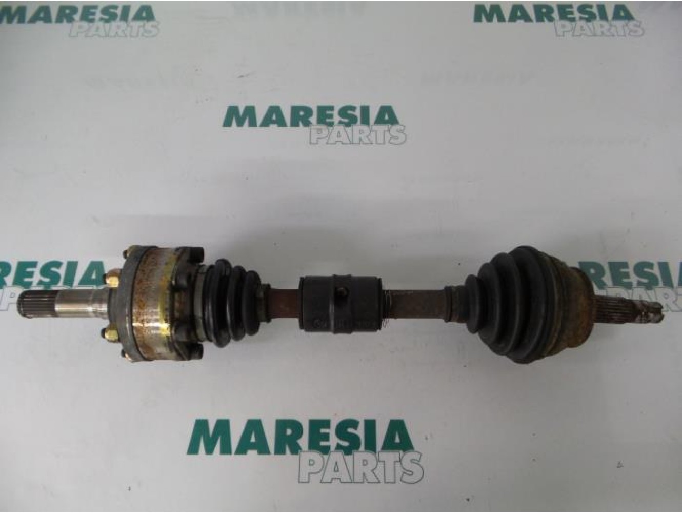 Alfa Romeo - 156 - Aandrijfas links-voor