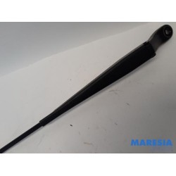 Peugeot - 207 - Front wiper arm