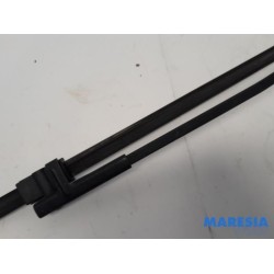 Peugeot - 207 - Front wiper arm