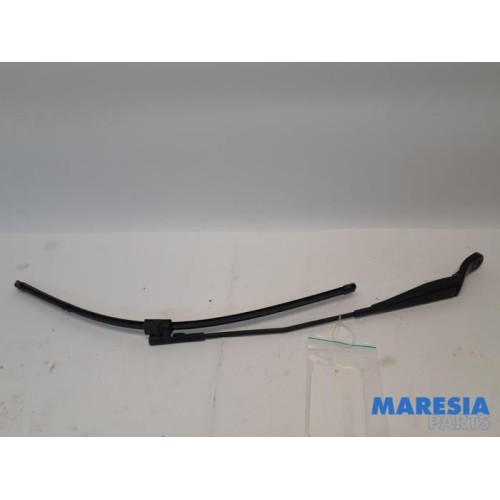 Peugeot - 207 - Front wiper arm