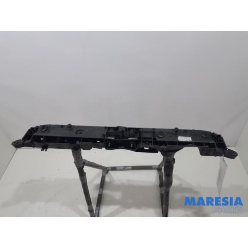 Renault - Clio - Lock plate