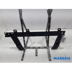 Renault - Clio - Radiator bar