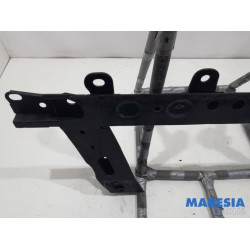Renault - Clio - Radiator bar